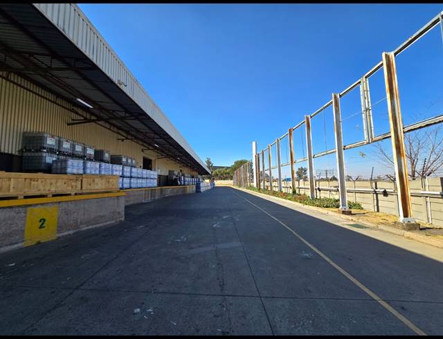 12,000M² WAREHOUSE TO LET IN DENVER